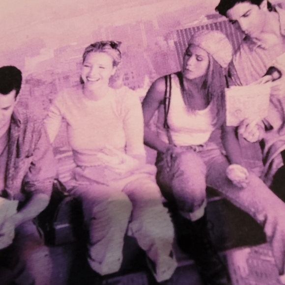 Friends tshirt - Picture 4 of 5